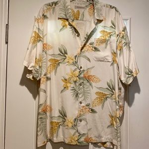 Tommy Bahama men’s sz XXL/TTG button down silk casual shirt.